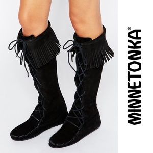 minnetonka boots black